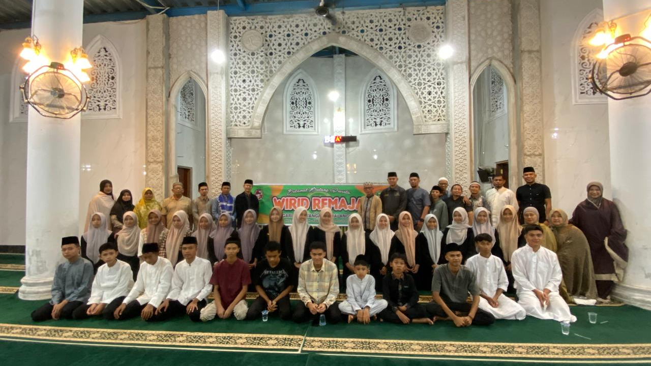 Gotong Royong &amp; Bersih Masjid